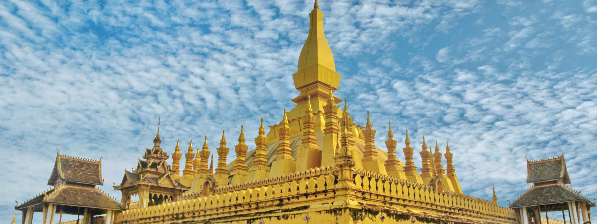 Cloudy-sky-and-Pha-That-Luang-is-a-gold