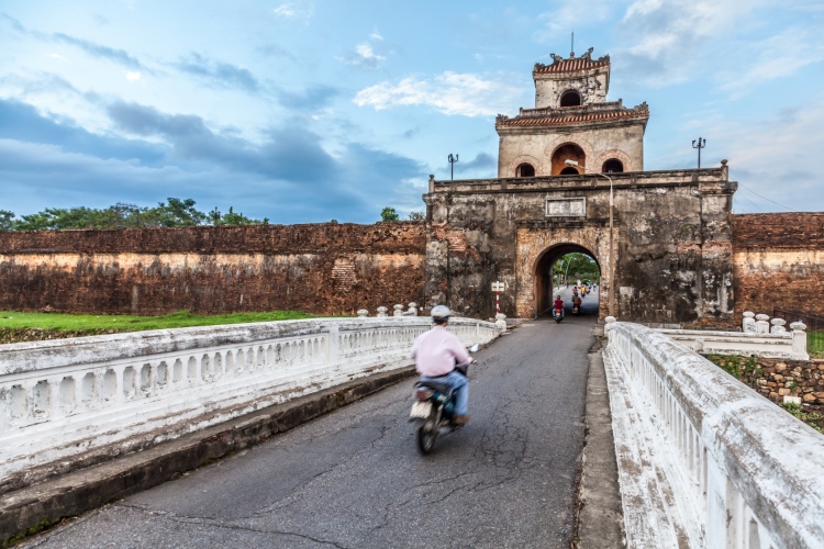 UNIQUE AND FUN THINGS TO DO WHILE YOU ARE IN HUE, VIETNAM
